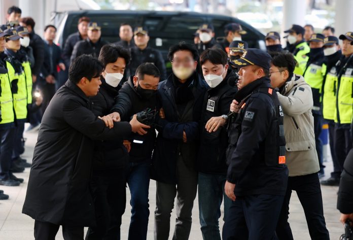 Líder de la oposición surcoreana se recupera tras ser puñalado