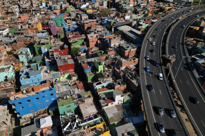 Ahogados por la inflación: inquilinos de Argentina desesperados por la crisis inmobiliaria