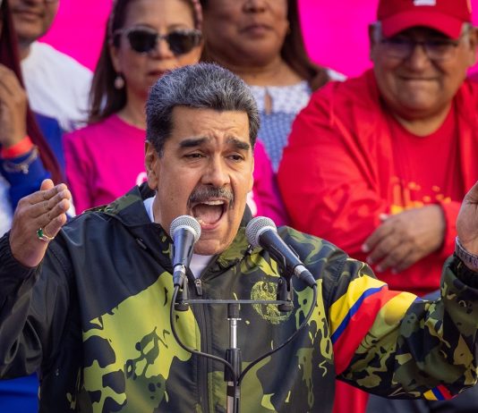 ¿Qué hay detrás del brusco cambio en la política del gobierno de Maduro? Organización de hondureños, indignada por una condecoración de Xiomara Castro a Maduro