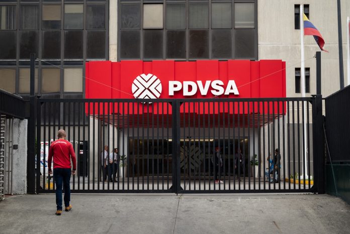 Pdvsa saldará con petróleo la deuda con la refinería de Curazao y sus trabajadores Directiva ad hoc de Pdvsa dispuesta a conversar con acreedores de Citgo