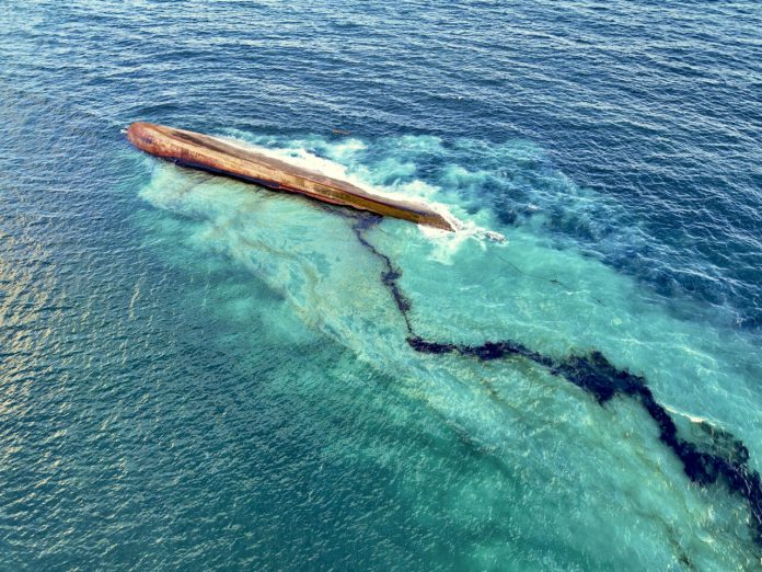 La respuesta al derrame de crudo del barco abandonado en Trinidad y Tobago alcanza nivel 3