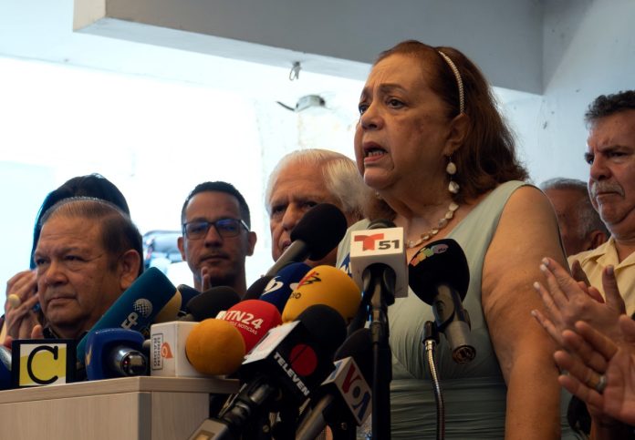 Opositores rechazan trabas para inscribir la candidatura de Corina Yoris