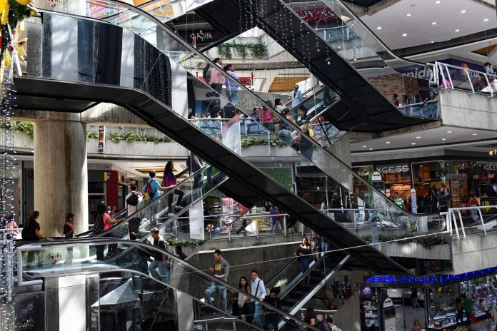 Nivel de desocupación en los centros comerciales es de 15% en Venezuela