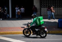 El reparto a domicilio, un sector en Venezuela que emplea a miles de personas