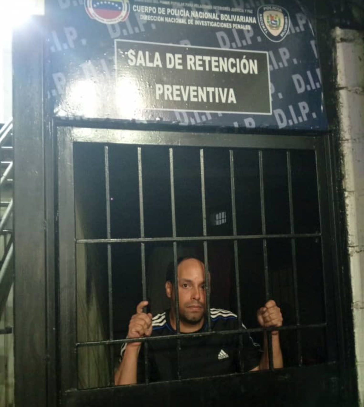Detuvieron falsos policías que amenazaron a un hombre en Caracas