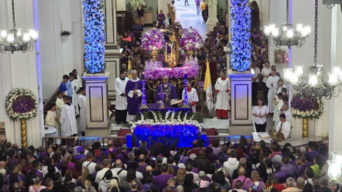 Feligreses se congregaron por el Nazareno de San Pablo en Caracas