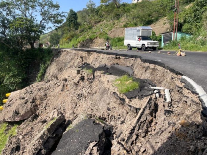 Táchira| Exigen determinar responsabilidades en la vialidad de la frontera tras el colapso de un tramo reparado hace cuatro meses