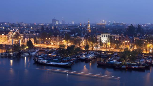 Se cree que la Mocro Maffia mueve toneladas de cocaína por puertos como el de Ámsterdam.FOTO:
Getty Images