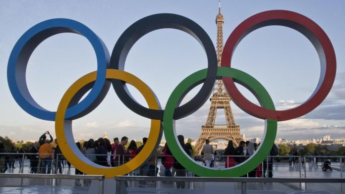 anillos olímpicos Torre Eiffel
