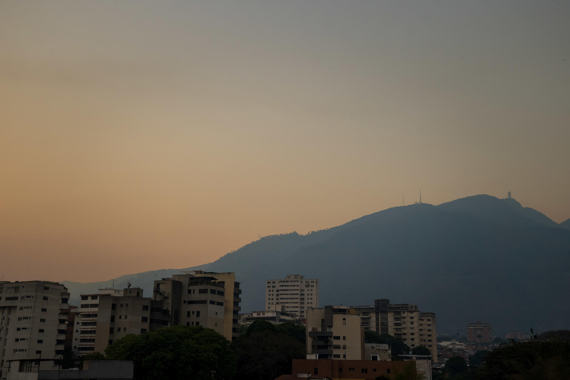 Los bomberos han combatido 2.300 incendios forestales en lo que va de 2024