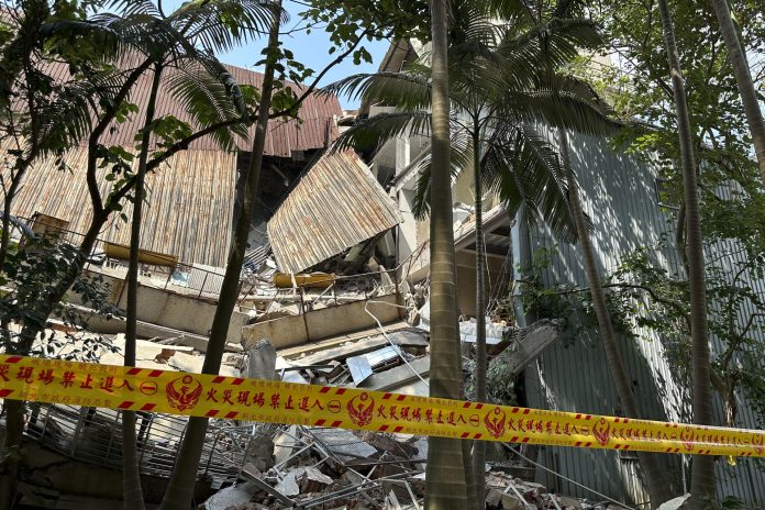 Taiwán continúa en la búsqueda de más 600 personas atrapadas o desaparecidas tras el sismo