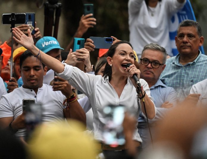 Eustoquio Contreras: Maduro podría sucumbir a la tentación de suspender las presidenciales bolívar