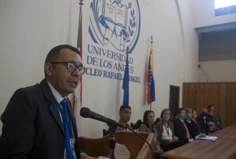 La universidad en Los Andes continúa en crisis: Un salario que no alcanza para vivir