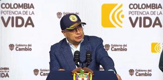 Presidente de Colombia, gustavo Petro, denuncia robo de armas