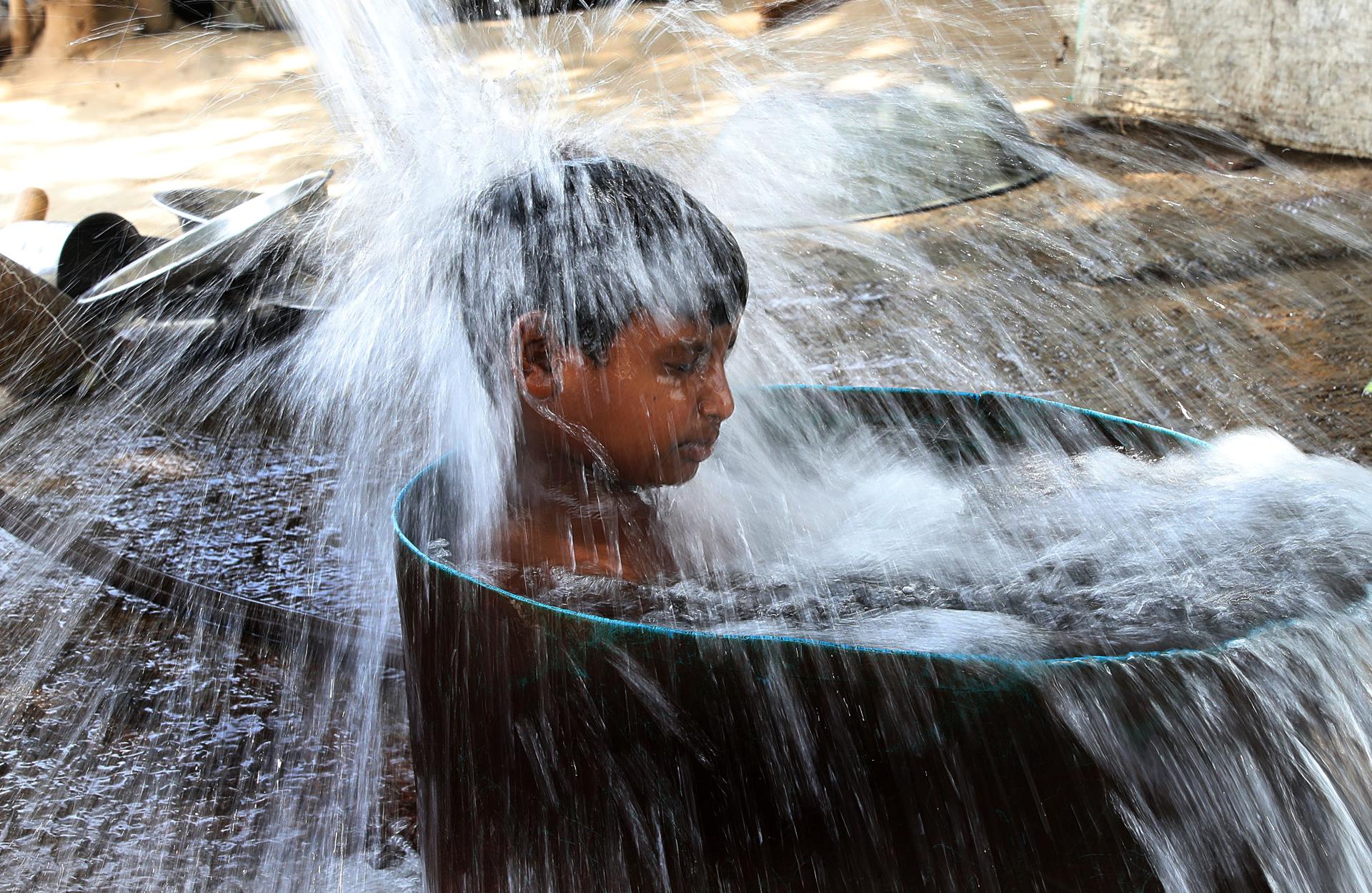 Más de 20 muertes sospechosas de insolación en la India por la ola de calor