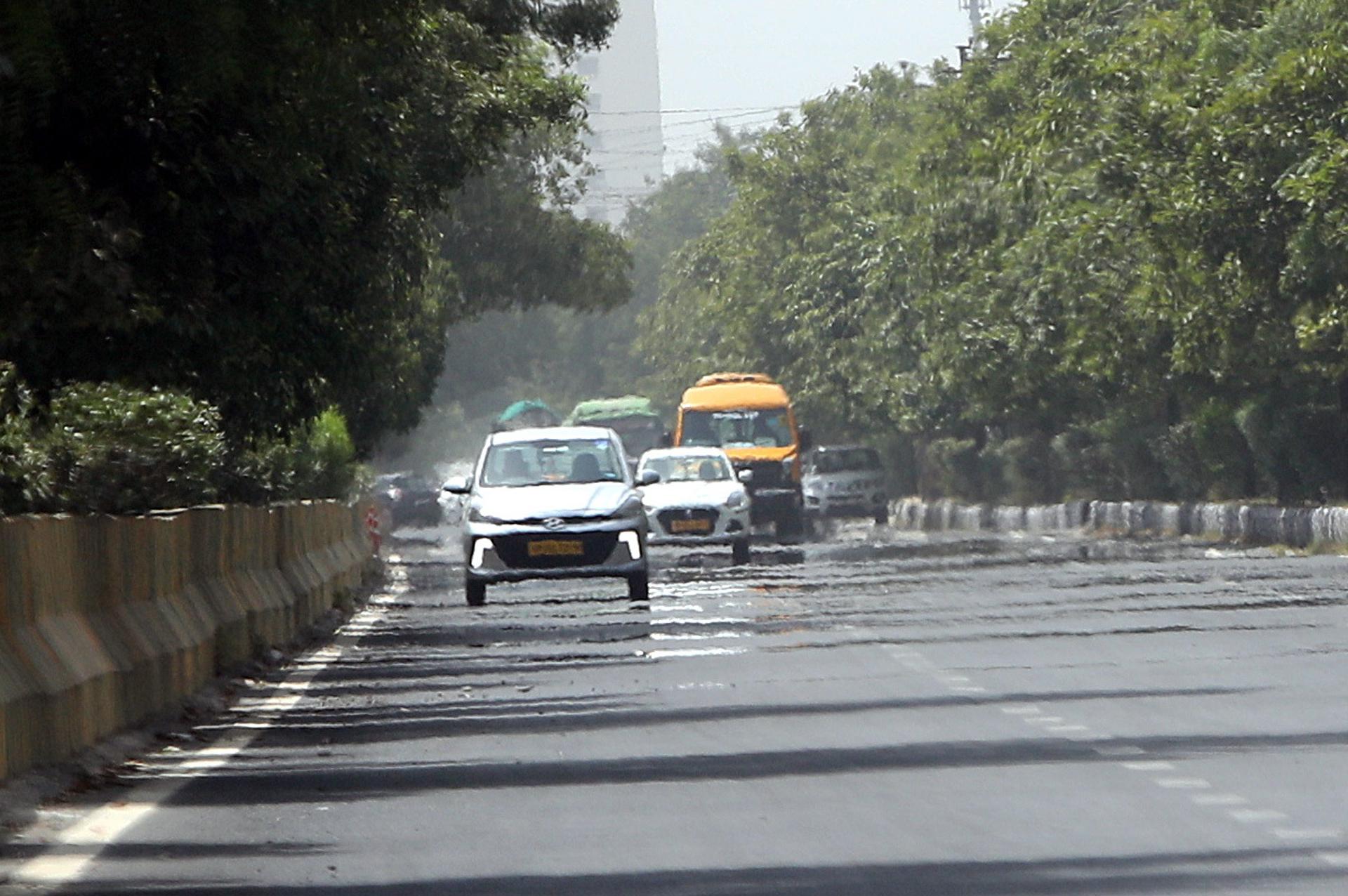 Heatwave in northern India as New Delhi reaches highest-ever temperature