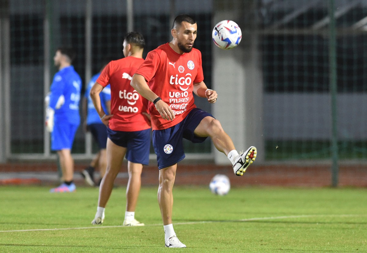 Perú y Paraguay se enfrentan pensando en la Copa América