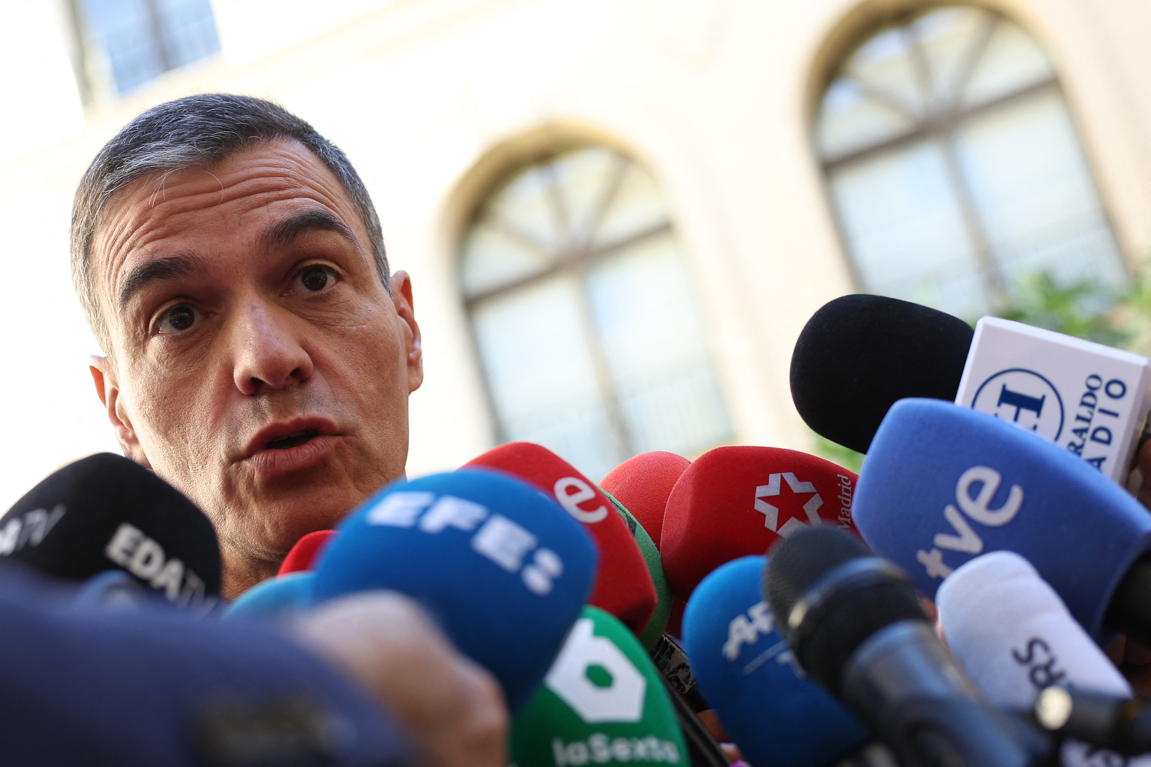 Jueces reprenden a Pedro Sánchez por sus críticas: «Merecen el máximo respeto»