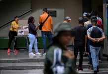 Venezolanos en simulacro electoral