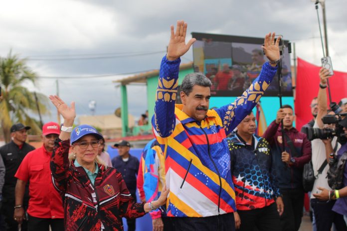 Maduro derecha