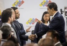 Nicolas-Maduro-acuerdo-firmado-CNE-elecciones
