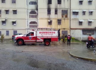 Reportan la muerte de una niña y una mujer tras incendio en Guarenas y en redes cuestionan la versión oficial