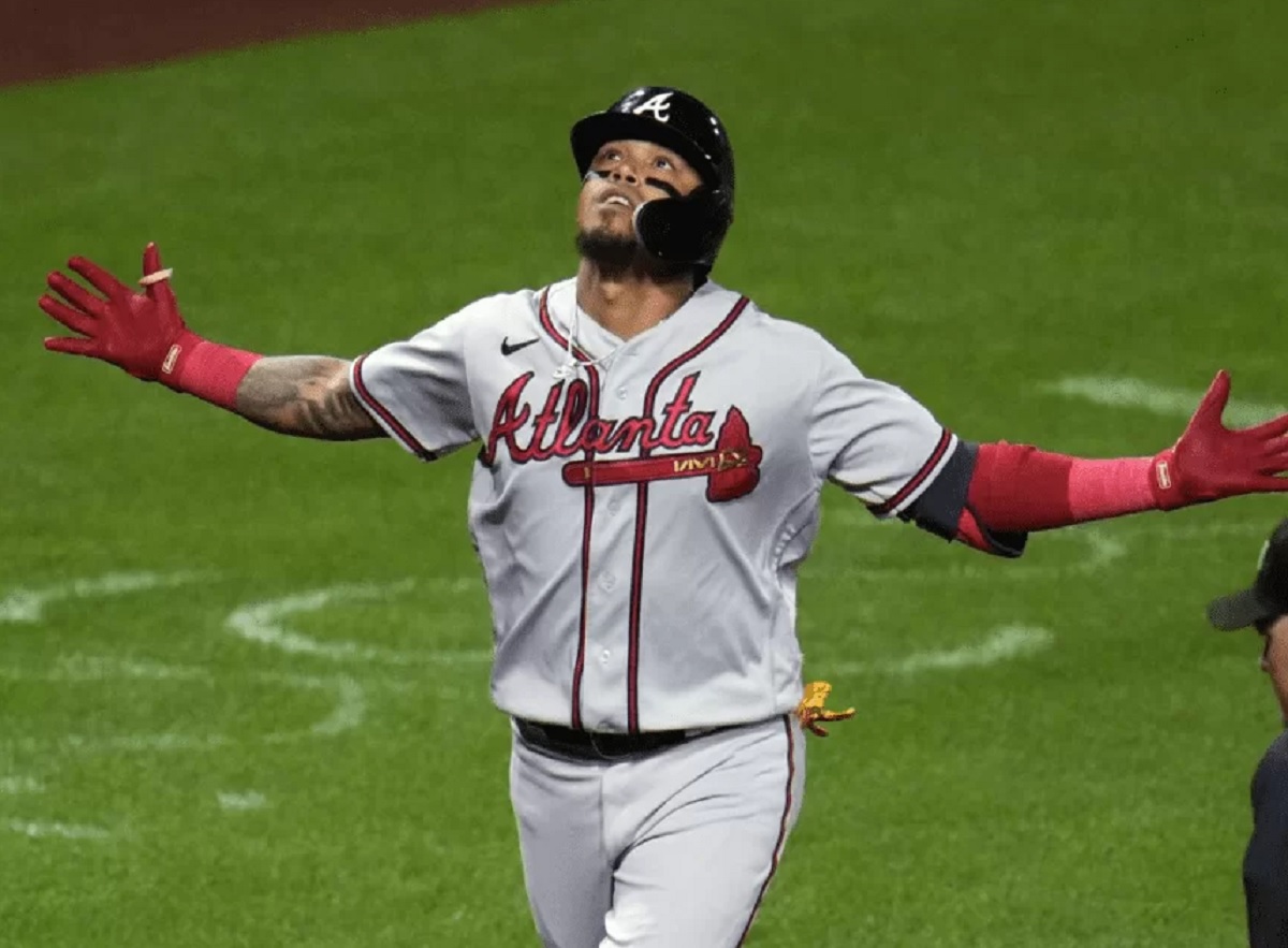 Jonrón de Orlando Arcia en la victoria de los Bravos de Atlanta