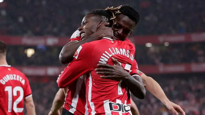 Nico e Iñaki juegan en el Athletic Club de Bilbao de La Liga española.