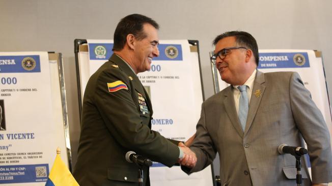 El director de la Policía, general William René Salamanca y Francisco L. Palmieri, encargado de negocios de la embajada de EE. UU. en Colombia, Foto: Cortesía