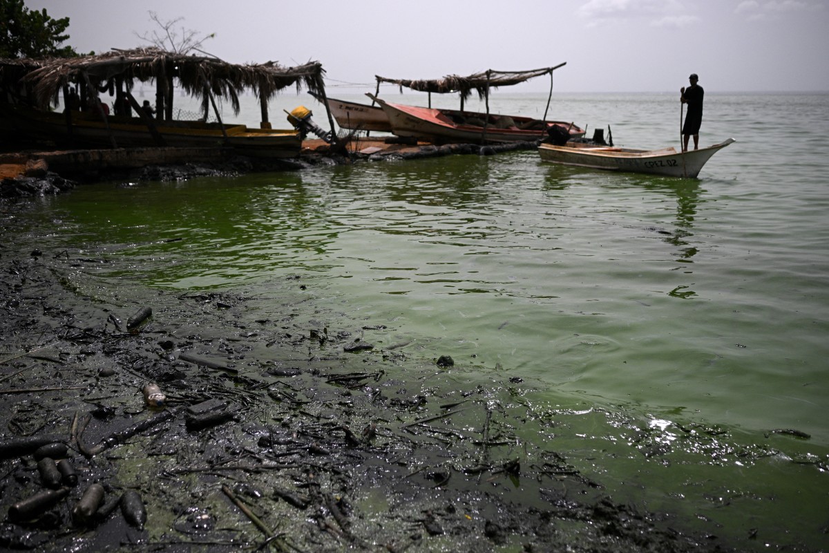 VENEZUELA-ELECTION-ENVIRONMENT-OIL-POLLUTION