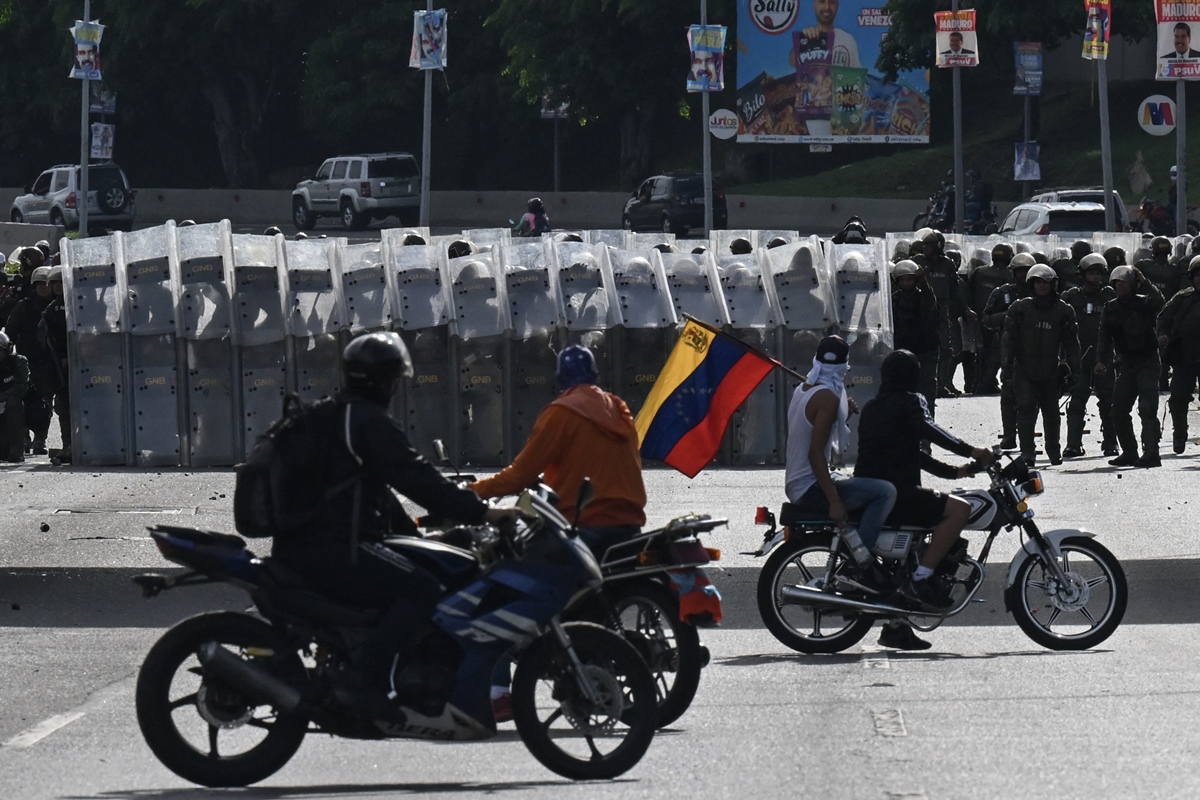 Más de 45 personas detenidas durante protestas contra resultados del CNE