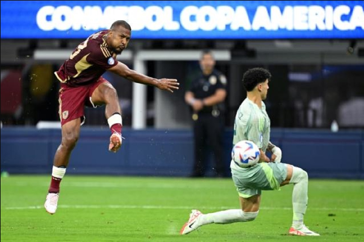 Dos venezolanos entre los mejores de la fase de grupos de la Copa América