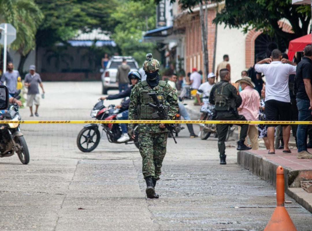 Mueren dos soldados en un ataque con explosivos de disidencias de las FARC en Colombia