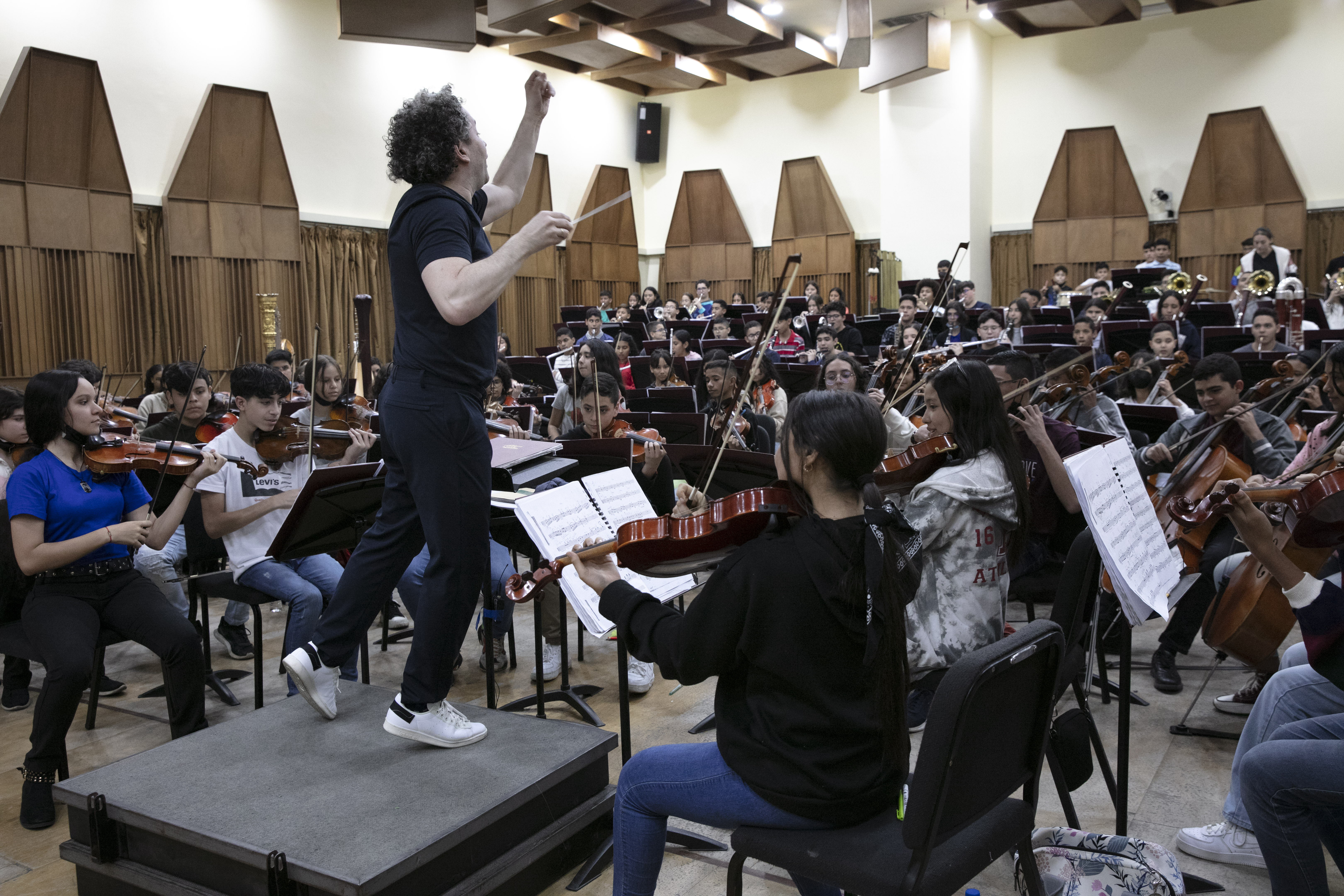 Gustavo Dudamel participará en cuatro festivales de Estados Unidos con la Sinfónica Nacional Infantil