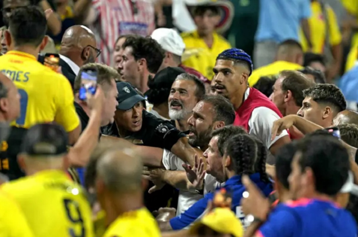 pelea jugadores aficionados