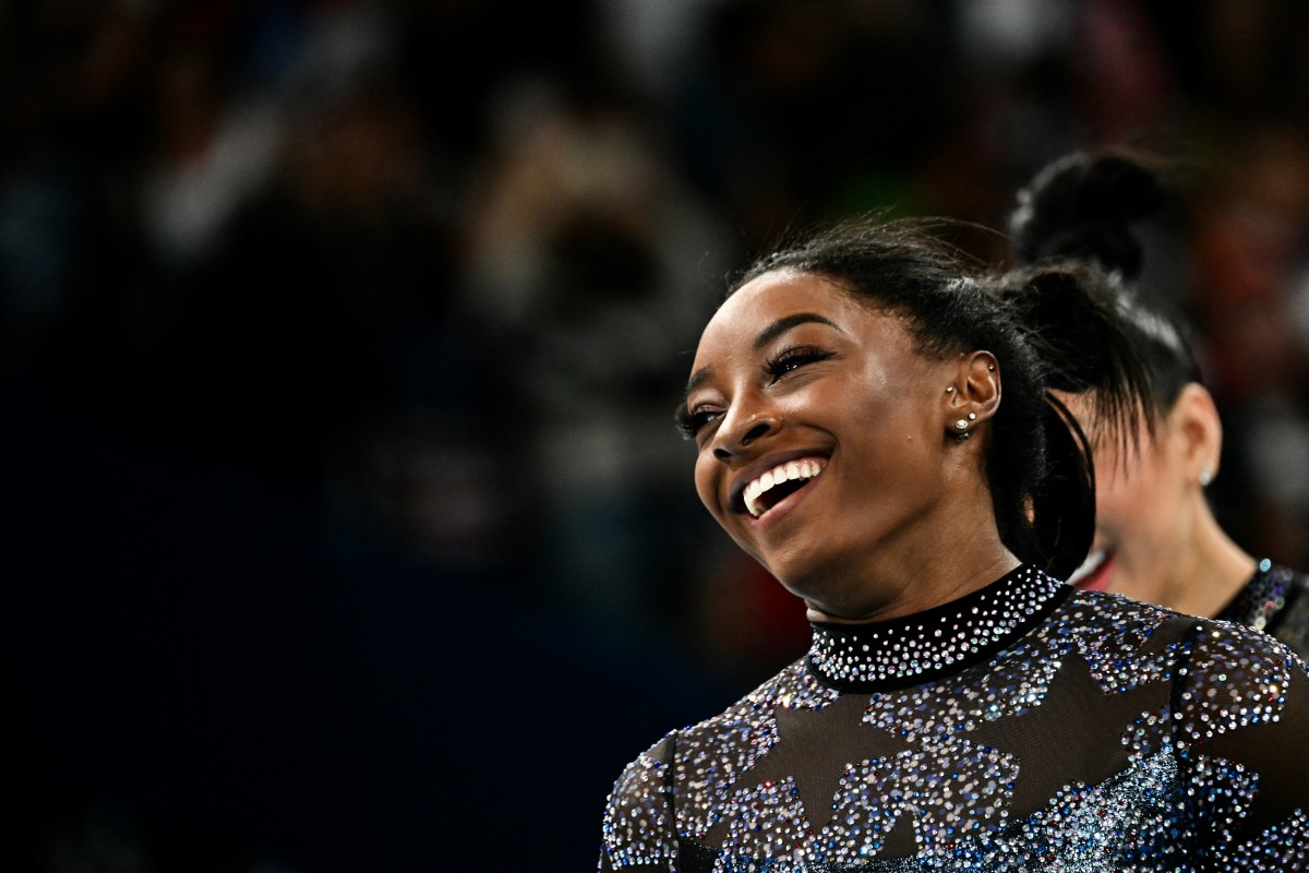 Biles, campeona olímpica de nuevo, dice estar «muy orgullosa de Simone»