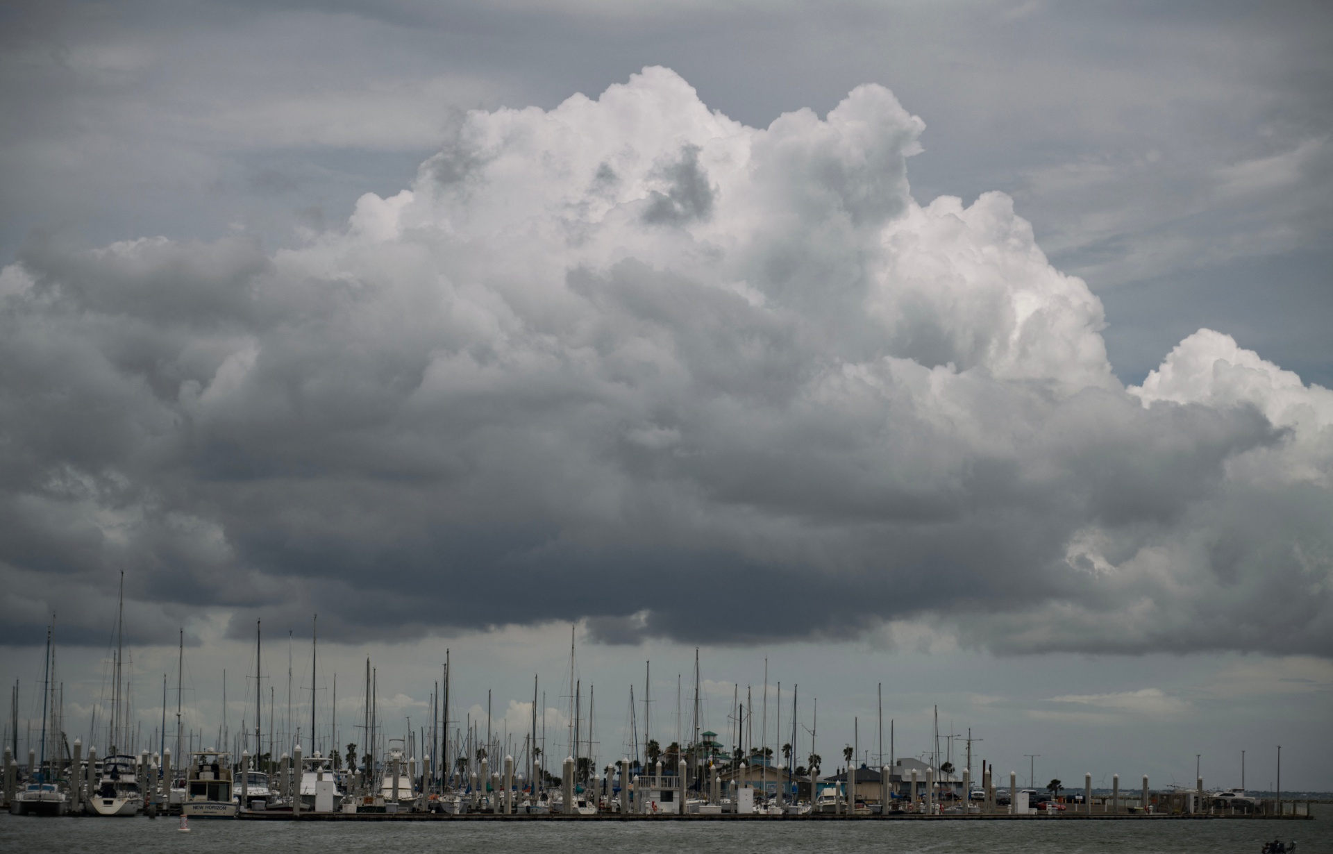 Texas se prepara para la llegada de Beryl