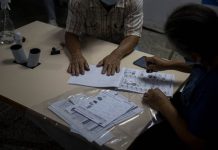 CNE: Mesas electorales deben cerrar a las 6:00 pm si no hay electores