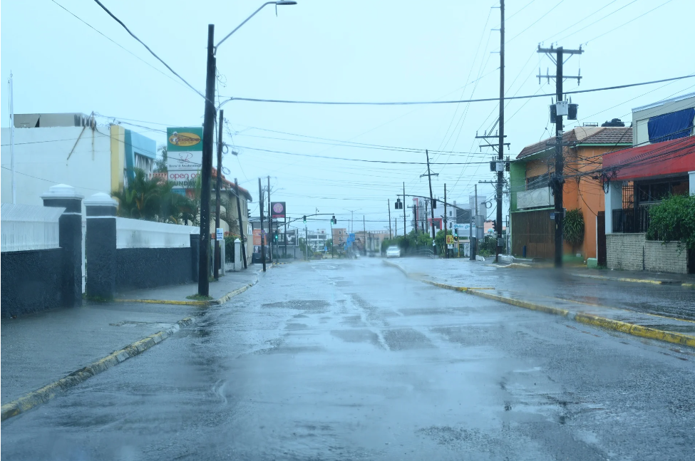 Paso del huracán Beryl por el Caribe: Jamaica mantiene el toque de queda