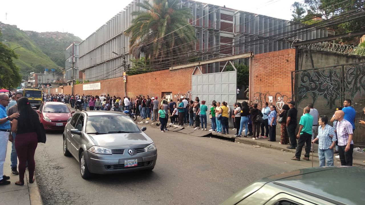 Disparos, lentitud, presencia del ELN e impedimento de entrada a testigos de mesa: algunas de las denuncias en centros de votación