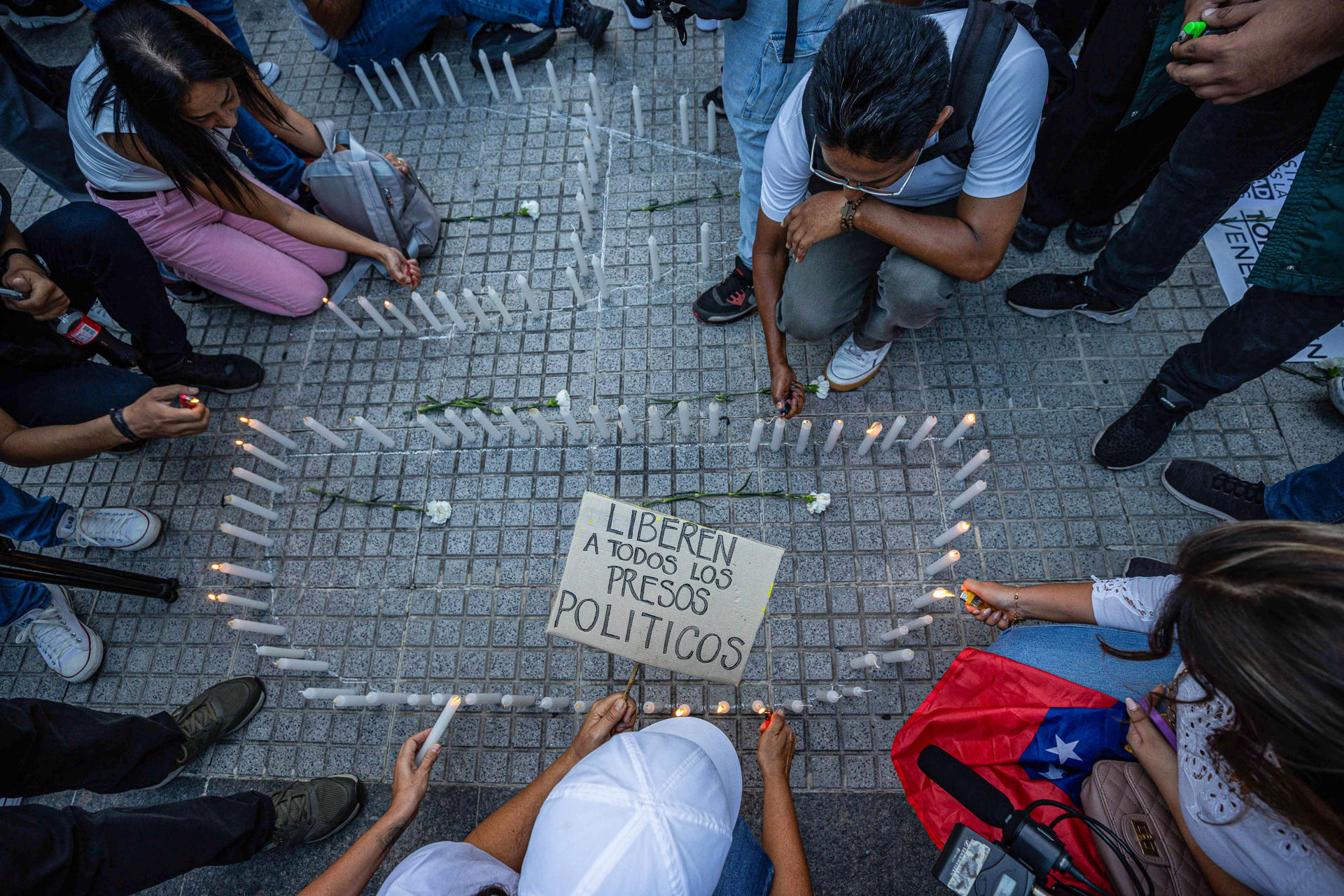 Oposición venezolana convoca gran vigilia por los presos políticos