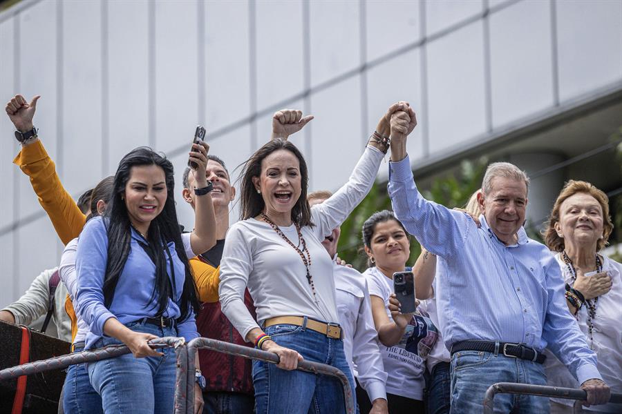 María Corina y Edmundo piden a venezolanos mantenerse firmes y unidos: «Tenemos por delante una ruta ardua»