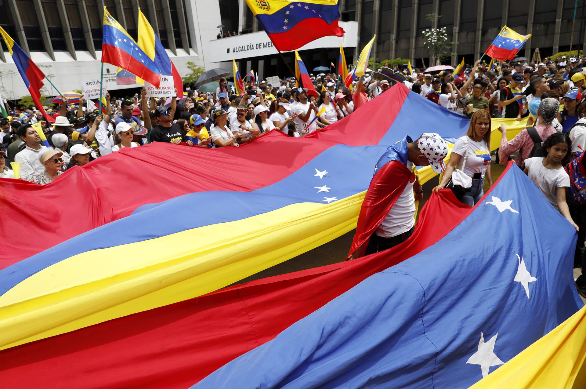 Manifestación en Medellín en apoyo a venezolanos tras elecciones