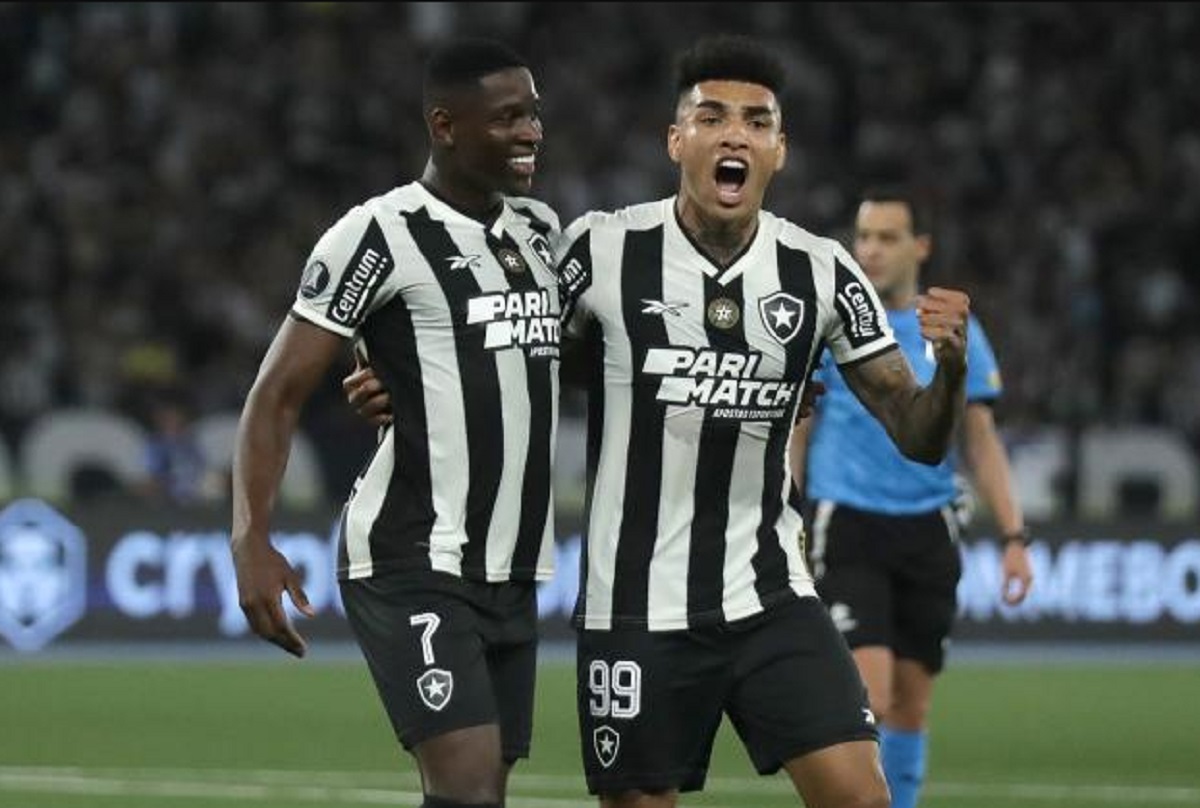 Botafogo de Savarino se aferra al liderato del campeonato brasileño