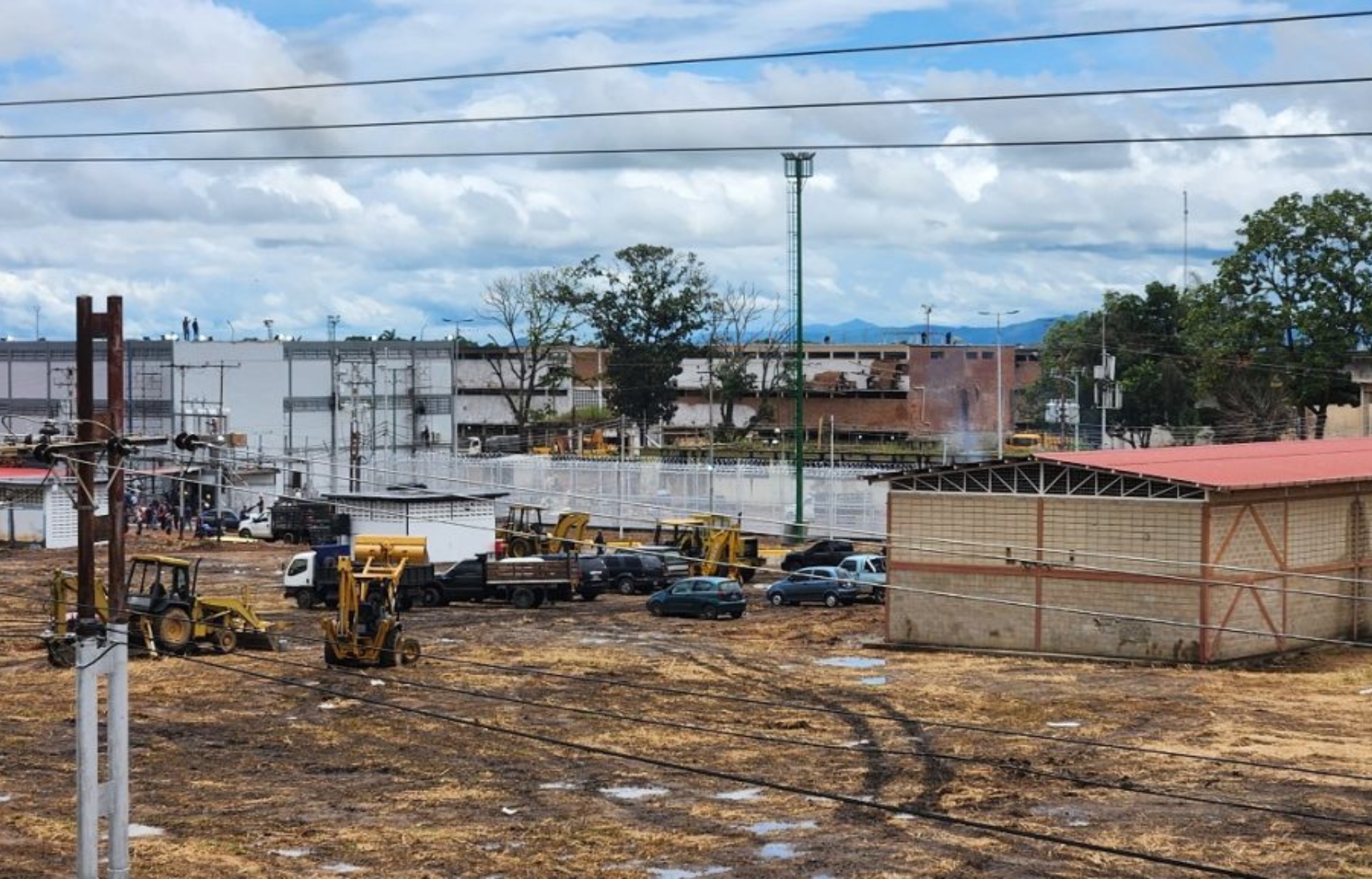 Cárcel de Tocuyito: obreros y maquinarias a toda marcha para recibir cientos de detenidos