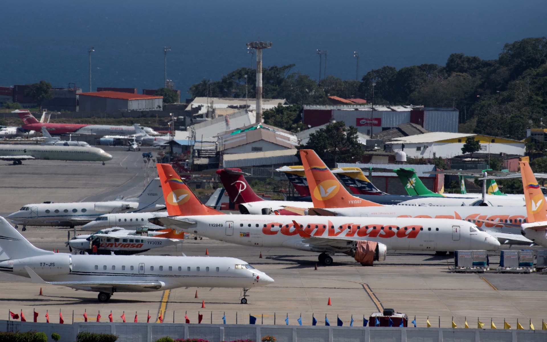 VENEZUELA-AIRLINES-CRISIS-HEALTH-VIRUS