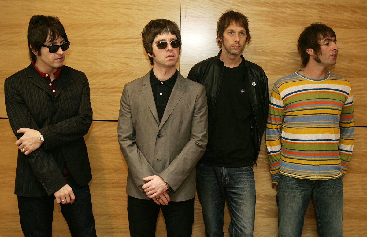 Oasis vuelve a reunirse: 10 canciones que debería conocer más allá de “Wonderwall”