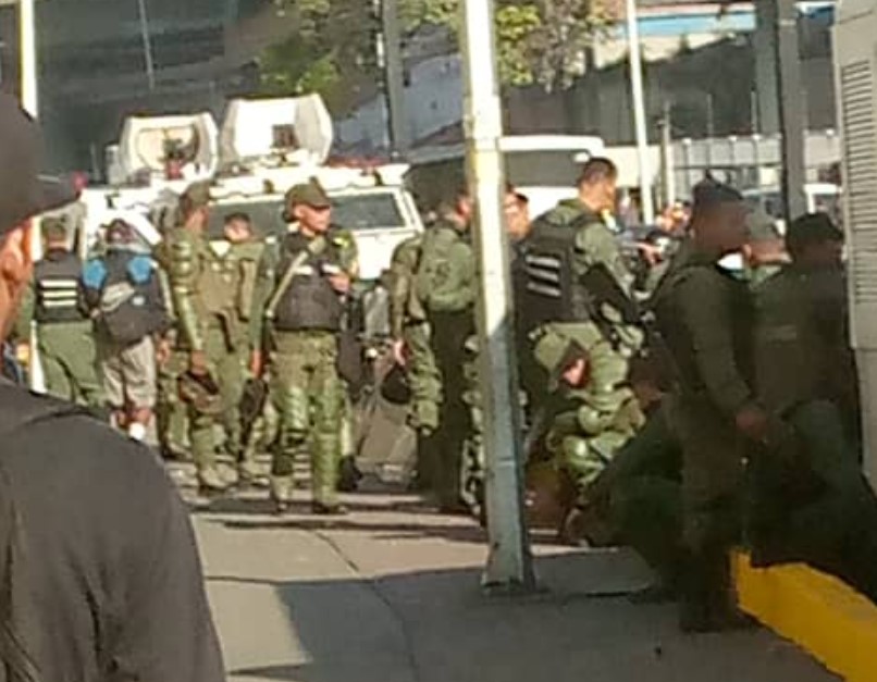 Denuncian despliegue militar en Petare ante convocatoria de protesta