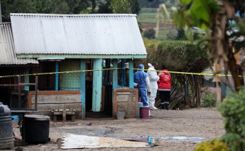 Número de niños fallecidos en incendio de una escuela en Kenia asciende a 21