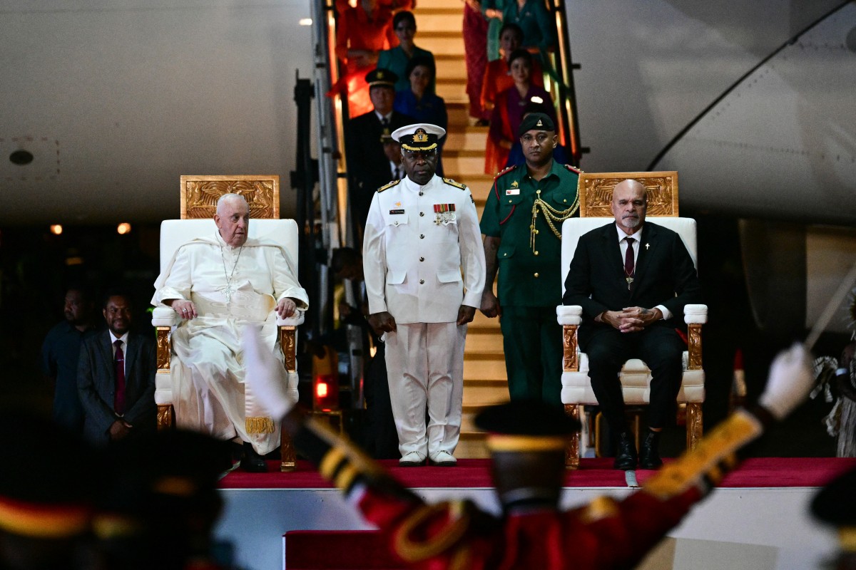 En su gira por Asia-Pacífico el Papa llega a Papúa Nueva Guinea